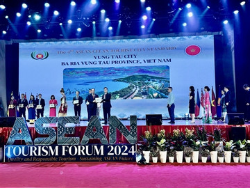 3 VN cities win ASEAN Clean Tourist City Standard awards