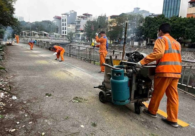 hanoi pilots separate cycle lane to reduce environmental pollution picture 1
