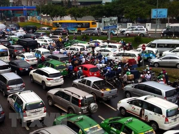 HCM City braces for traffic congestion around airport amid Tet rush