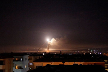 Israel tập kích tên lửa vào thủ đô Syria, ít nhất 2 người thiệt mạng