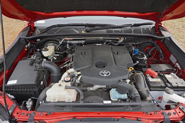 Phát hiện bất thường ở động cơ diesel, Toyota phải tạm dừng vận chuyển xe