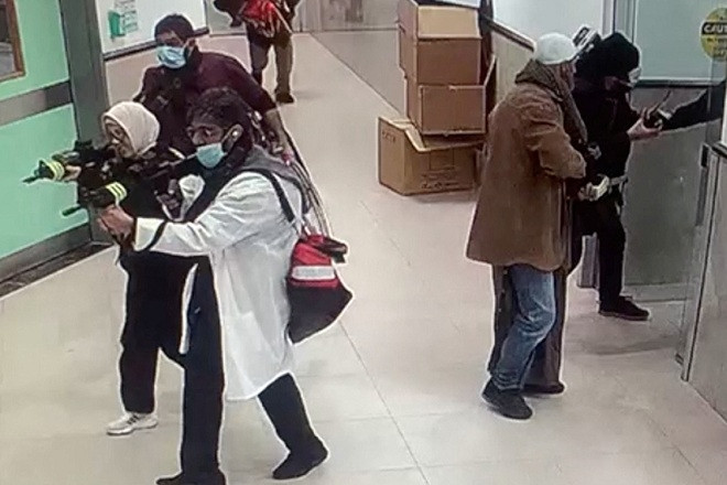 Hamas nghiên cứu đề xuất ngừng bắn mới ở Gaza, lính Israel giả gái vào bệnh viện