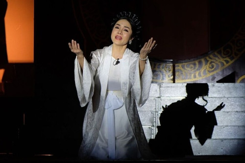 Hình tượng nữ sĩ Hồ Xuân Hương lên sân khấu chèo sau 37 năm