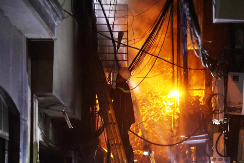 Khởi tố 6 cán bộ trong vụ cháy chung cư mini ở Hà Nội