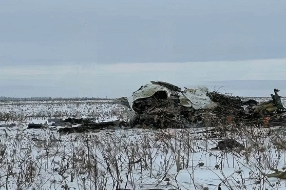 Ukraine nói Nga chưa bàn giao thi thể tù binh trong vụ rơi máy bay Il-76