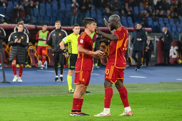 Lukaku và Dybala lập công, Roma ngược dòng vào tứ kết Coppa Italia