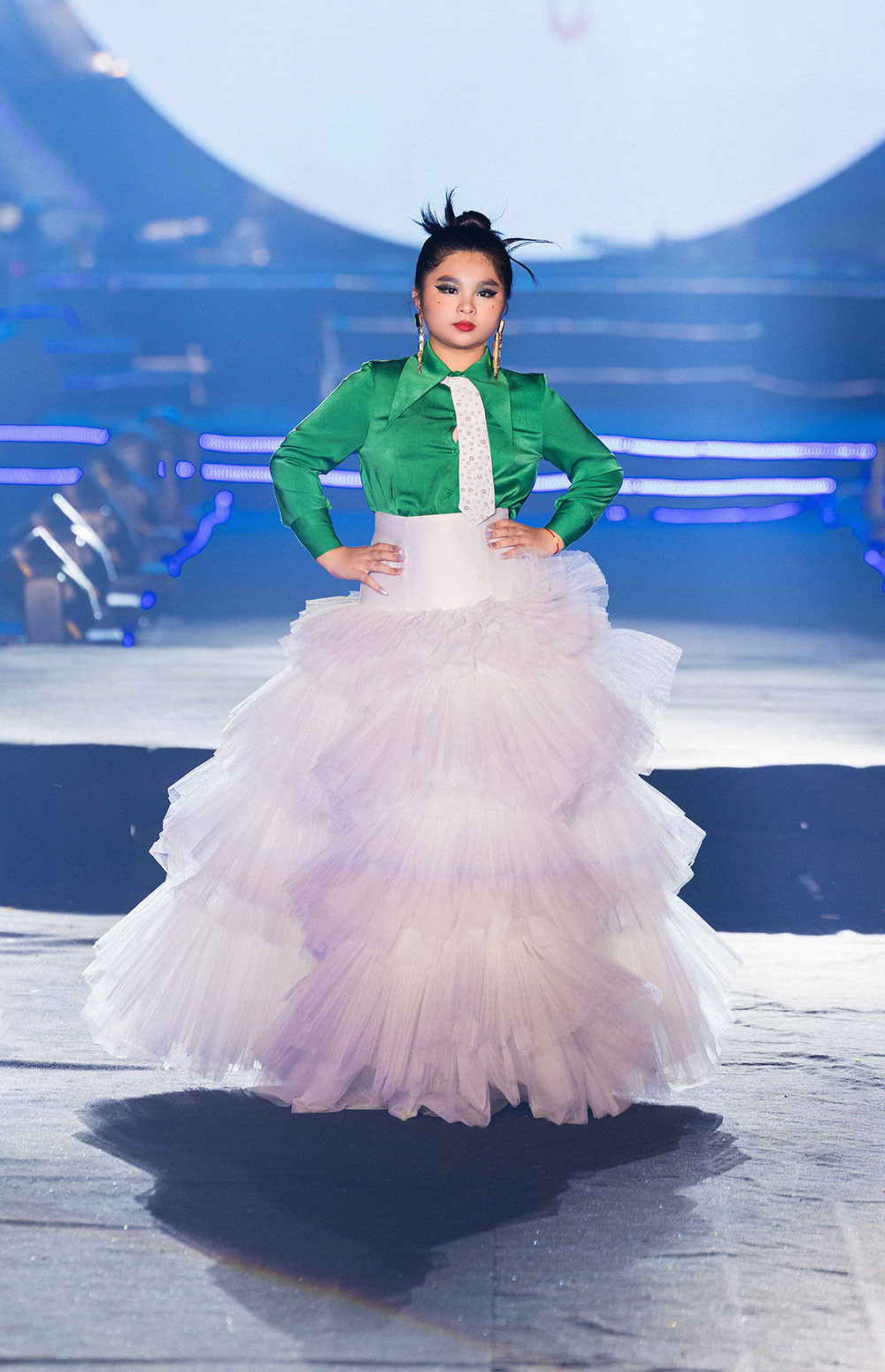 mau nhi huong giang fist face bst giao xuan.jpg