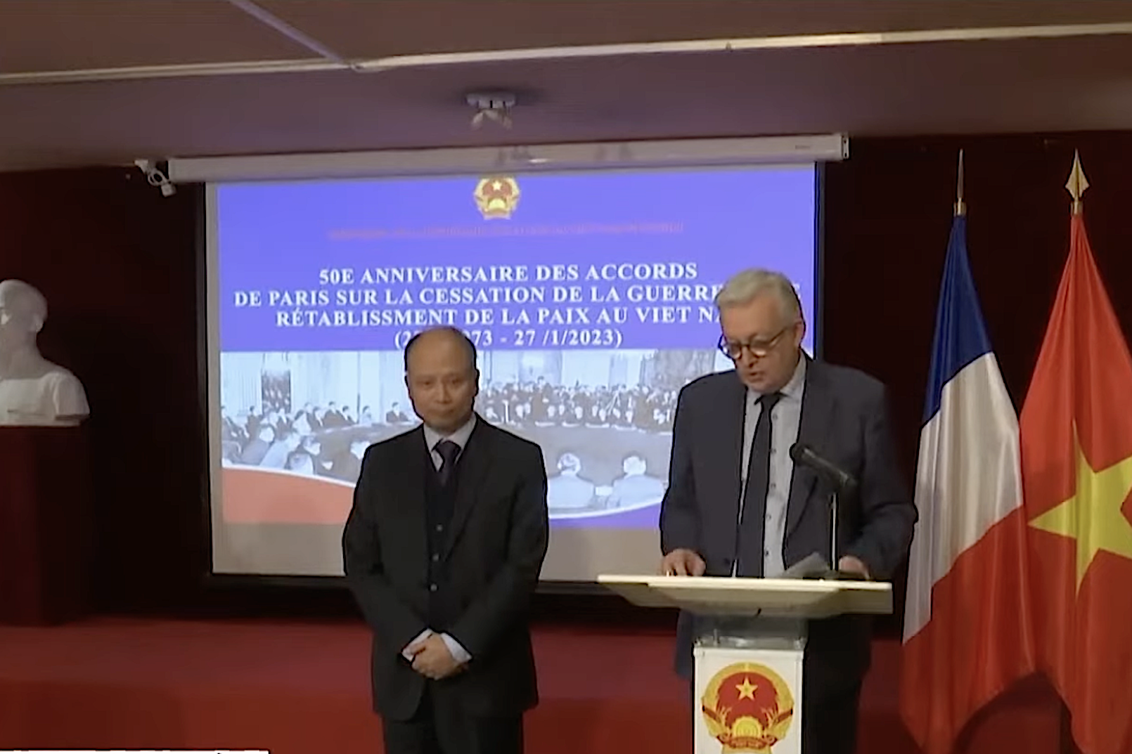 Pho sách quý báu về trường phái đối ngoại và ngoại giao Việt Nam