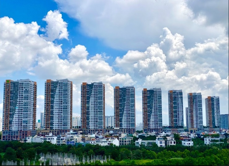 13 2 real estate sector struggles.jpg