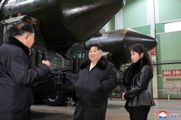 Ông Kim Jong Un ra chỉ đạo mới về tên lửa Triều Tiên