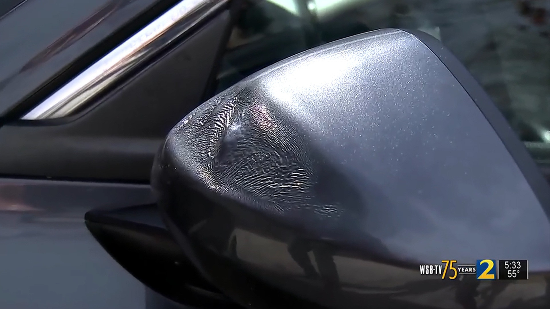 Hi hữu tình huống xe Honda Civic bị chảy nhựa khi đỗ ngoài trời nắng - 1