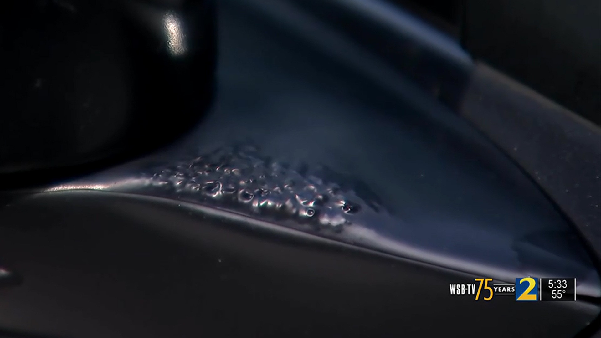 Hi hữu tình huống xe Honda Civic bị chảy nhựa khi đỗ ngoài trời nắng - 2