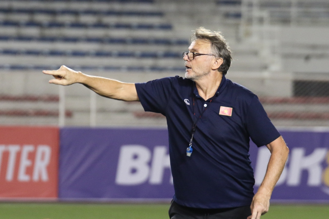 HLV Troussier muốn cầu thủ Việt Nam tận hưởng ở Asian Cup