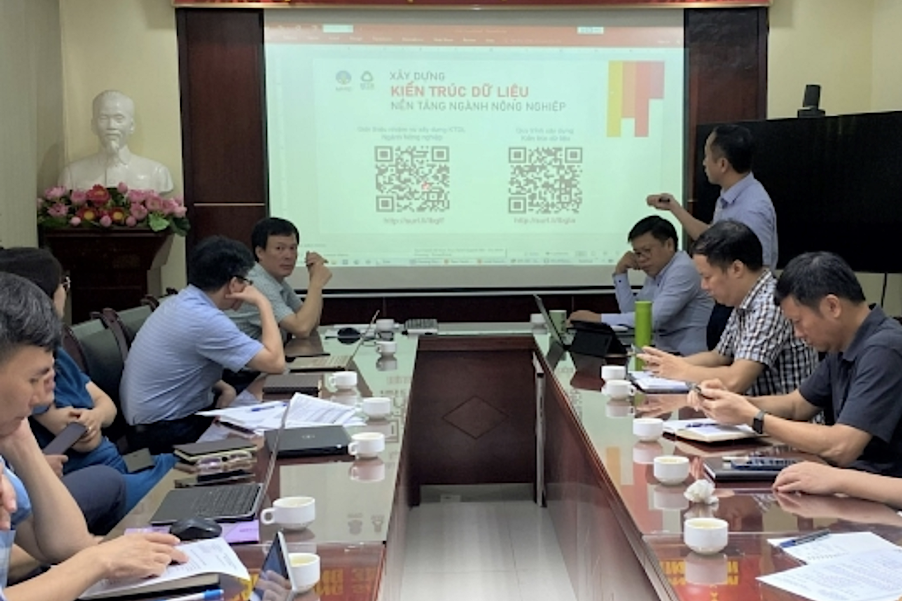 Đẩy mạnh áp dụng công nghệ, trí tuệ nhân tạo (AI) trong hoạt động sản xuất, canh tác