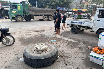 Bản tin cuối ngày 8/1: Lốp xe chở đất văng vào chợ ở Hà Nội, 3 người bị thương