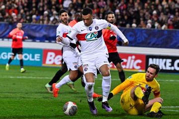 Mbappe lập kỷ lục, PSG thắng trận 9-0