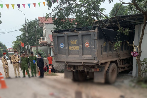 Nguyên nhân xe tải lao vào quán làm tóc ở Bắc Giang khiến 4 người thương vong