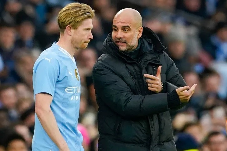 Pep Guardiola vỡ òa De Bruyne trở lại cho Man City, khen không ngớt