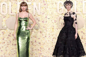 Quả cầu vàng 2024: Taylor Swift như tạc tượng, Rosamund Pike che mặt sau tai nạn