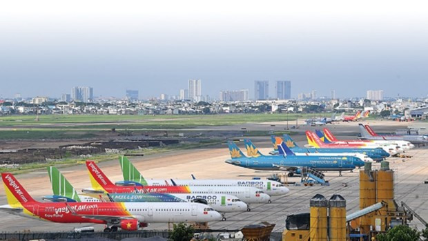 Air travel hectic on threshold of Lunar New Year hinh anh 1