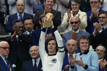 Những khoảnh khắc làm nên sự vĩ đại của Franz Beckenbauer