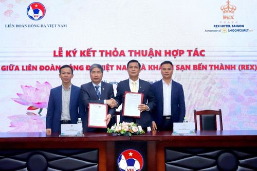 Rex Hotel Saigon hợp tác với Liên đoàn Bóng đá Việt Nam (VFF)