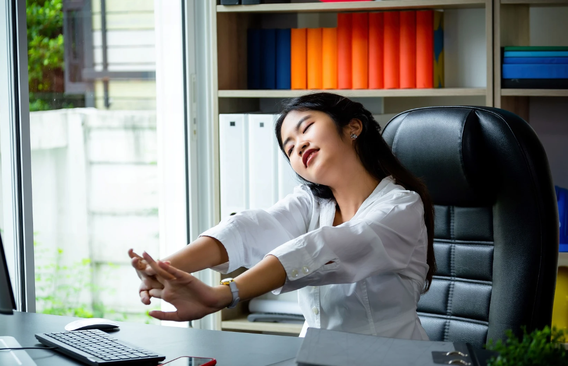 'Chiêu độc' chống uể oải ở công sở dịp cận Tết của bạn trẻ
