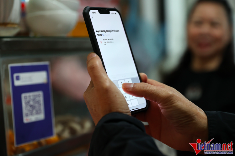 Đẩy mạnh tuyên truyền cách thanh toán không dùng tiền mặt tới cha mẹ học sinh