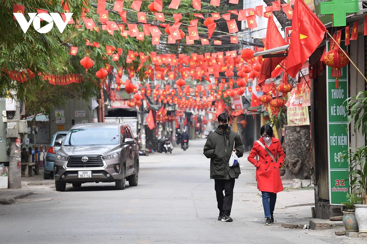 tranquil streets of hanoi on first day of tet picture 10