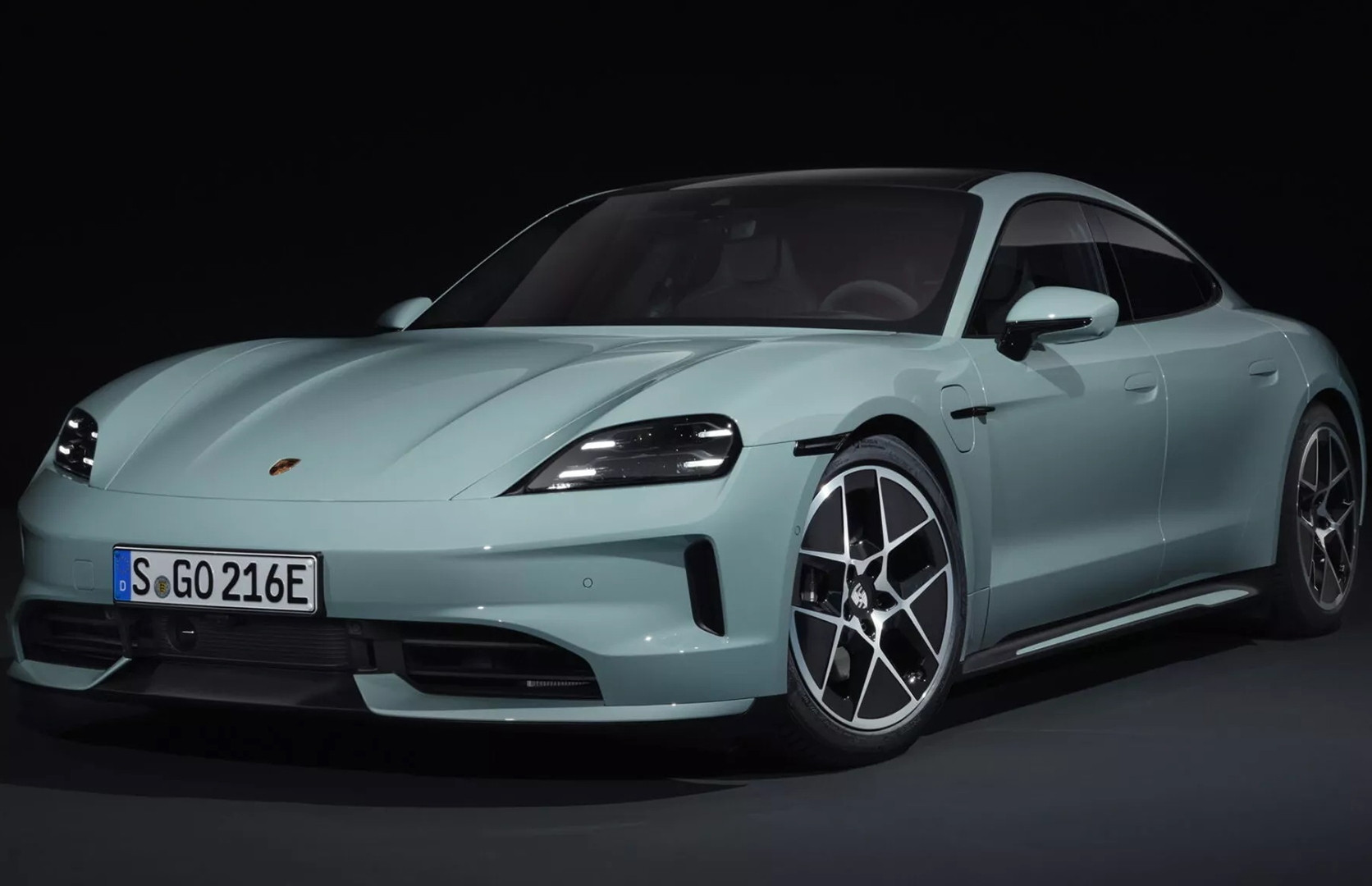 Porsche Taycan Turbo S 2025 ra mắt, mạnh hơn siêu xe nhưng giá bán rẻ hơn