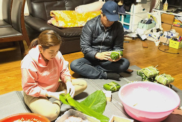 15 năm ở xứ người, 8X Hải Phòng khiến mẹ chồng Hàn mê mẩn món ăn Tết Việt