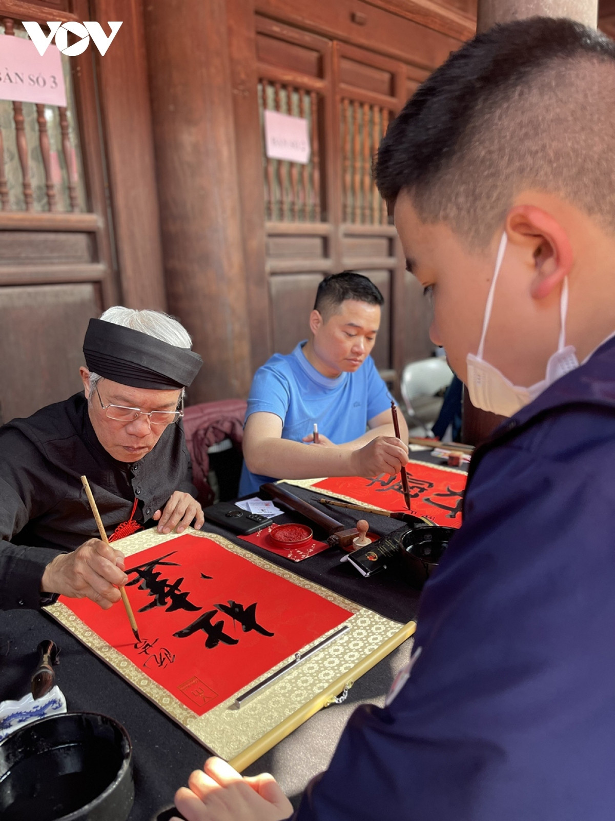 spring calligraphy festival gets underway in hanoi picture 5