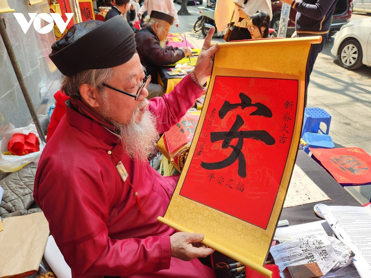 spring calligraphy festival gets underway in hanoi picture 7