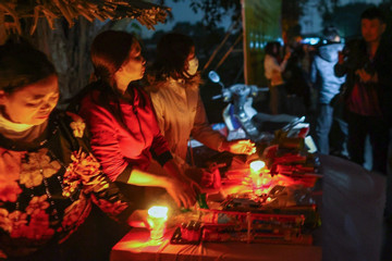 Kỳ lạ chợ Âm Dương họp lúc nửa đêm ngày Tết