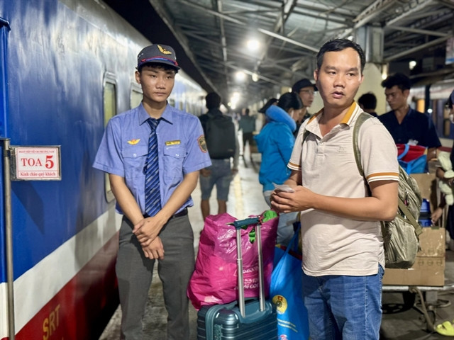 People duty-bound to work during Tet