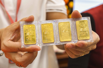 'Ôm' 400 tấn vàng cất két, vía Thần Tài 2024 là ngày nào để đi mua vàng cầu may