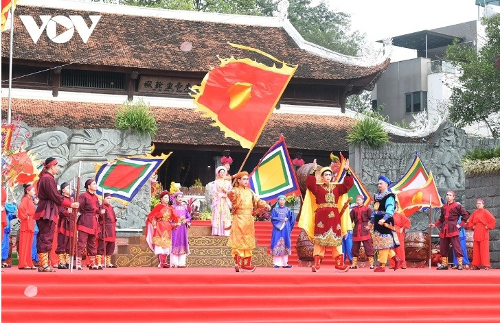 Thousands attend Dong Da festival in memory of King Quang Trung