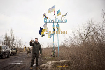 Ukraine rút bớt quân ở Avdiivka, hứng chịu đợt tấn công tên lửa mới