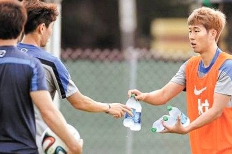 Son Heung-min lộ hình ảnh gây sốt giữa lúc bị Lee Kang-in hỗn láo