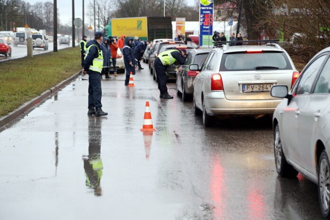 tich thu o to nga.jpg