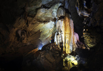 ﻿Discovering Cha Loi Cave in Quang Binh