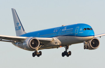 Máy bay Boeing 787 chở 200 khách quay đầu hạ cánh vì hỏng 8 trong số 9 toilet