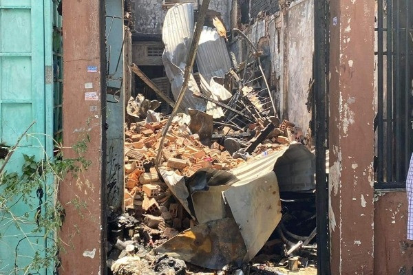 Hỏa hoạn ở TP HCM, 4 người chết: Hàng xóm kể lại cảnh nhà sập