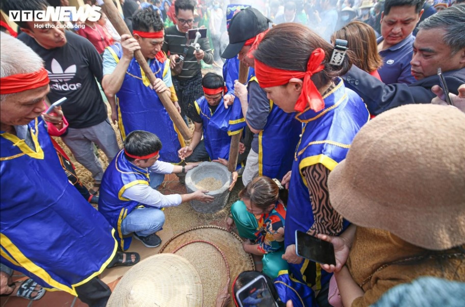 city villagers preserve unique rice cooking contest in early spring picture 6