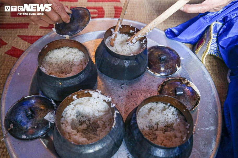 city villagers preserve unique rice cooking contest in early spring picture 11