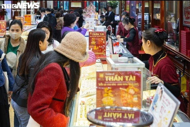 gold shops prepare for god of wealth day rush picture 6