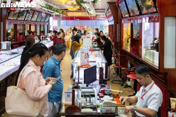 gold shops prepare for god of wealth day rush picture 7