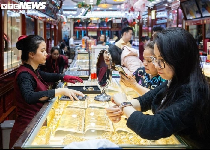 gold shops prepare for god of wealth day rush picture 8