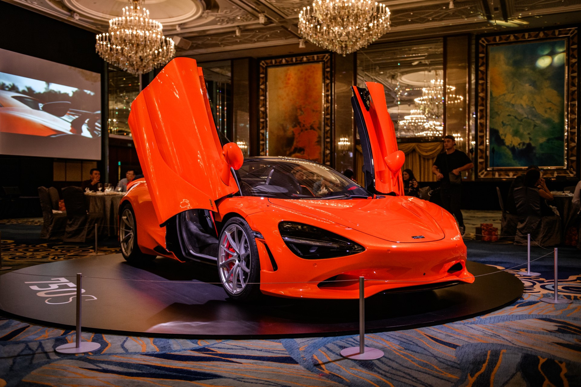 mclaren 750s spider 1.jpg