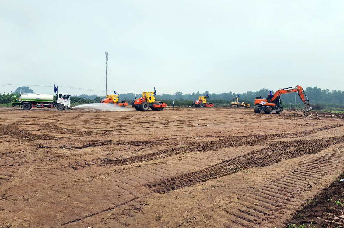 Tăng tốc từ đầu xuân để đạt thành tựu lớn trong năm 2024 z5171346723772 ab84ca7ded024c18cfe576bdb477496b.jpg